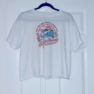 ☮️ Gildan “Keep Moving Forward” Cropped Tee/Size Medium